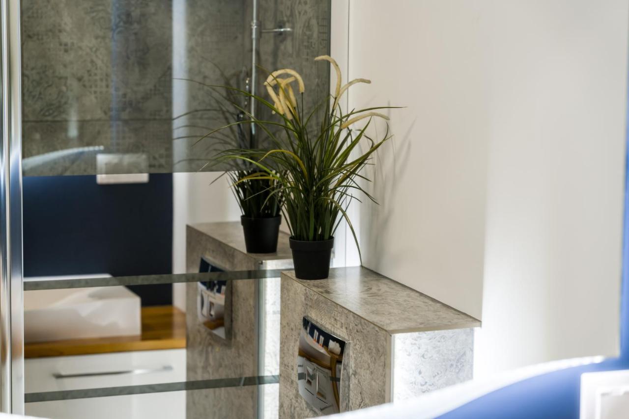 Villa Venecja Apartment Chwaliszewo With Free Garage City Center By Noclegi Renters Poznań Kültér fotó